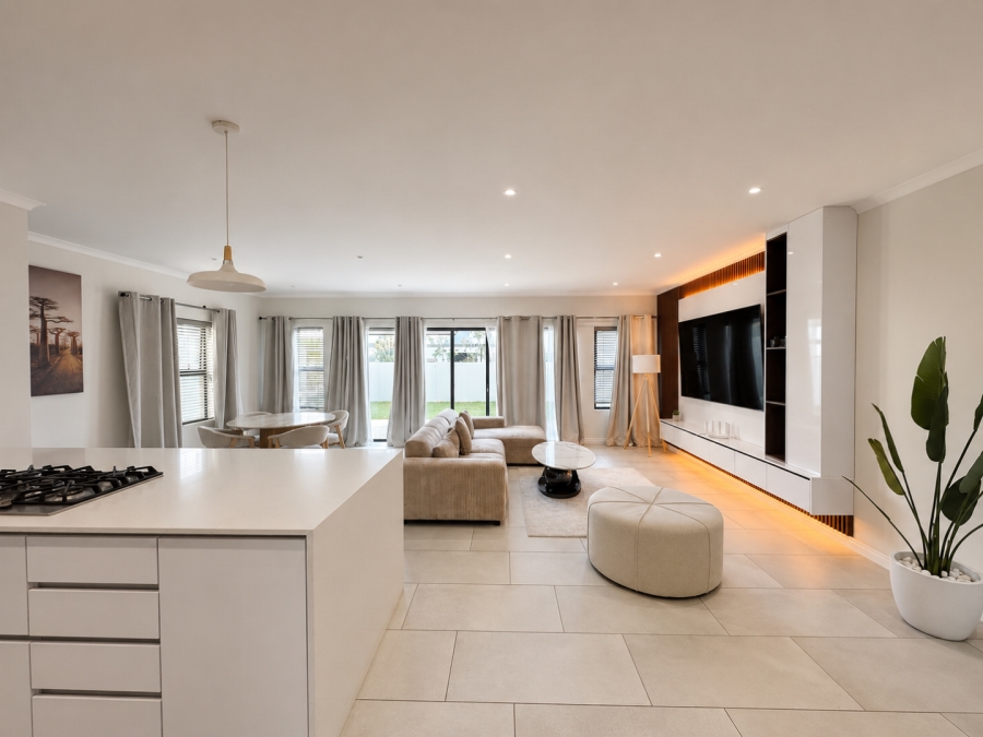 4 Bedroom Property for Sale in Sandown Western Cape